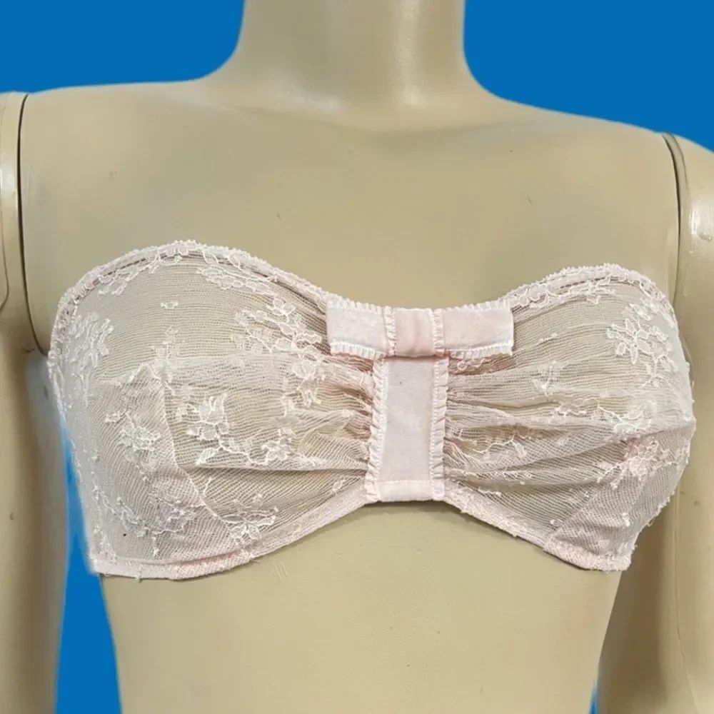 Victorias Secret Designer Collection Strapless Ruched Lace Bandeau Bralette bra